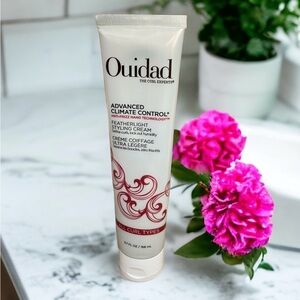 Ouidad Advanced Climate Control Featherlight Styling Cream Defines Curls